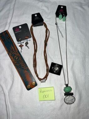 Paparazzi Mint and White Marble Double Pendant Necklace with Matching Earrings